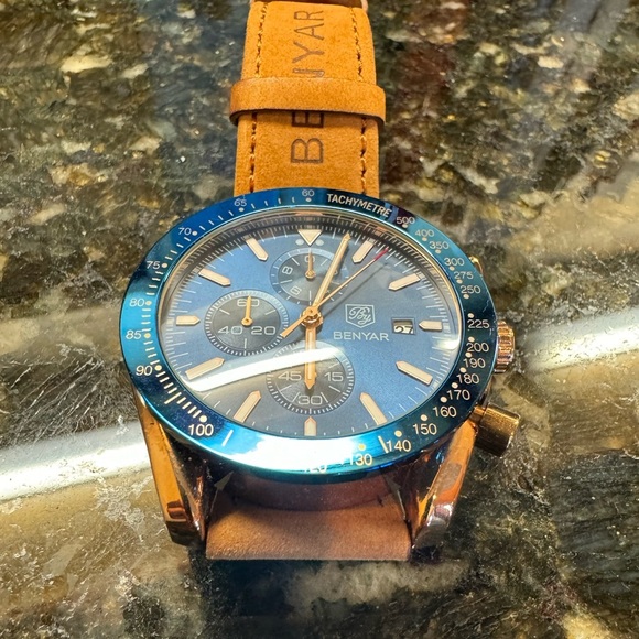 Benyar Men’s Watch - Picture 2 of 4